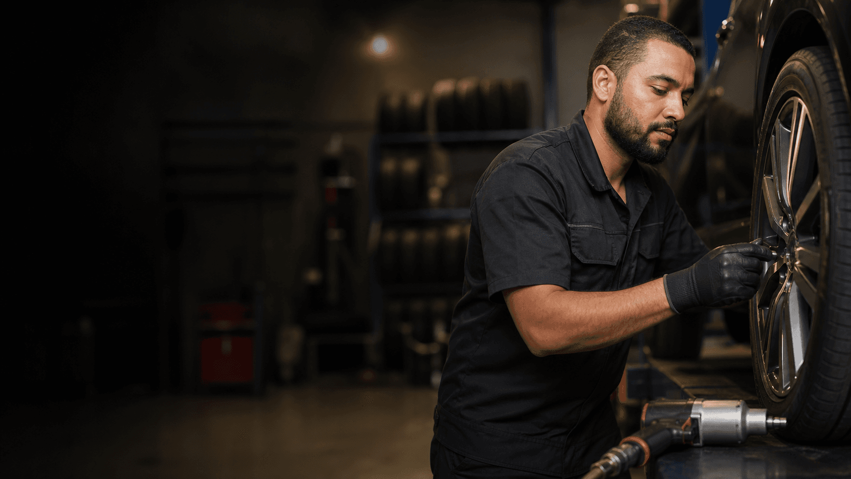 Profissional de Borracheiro Profissional em atividade